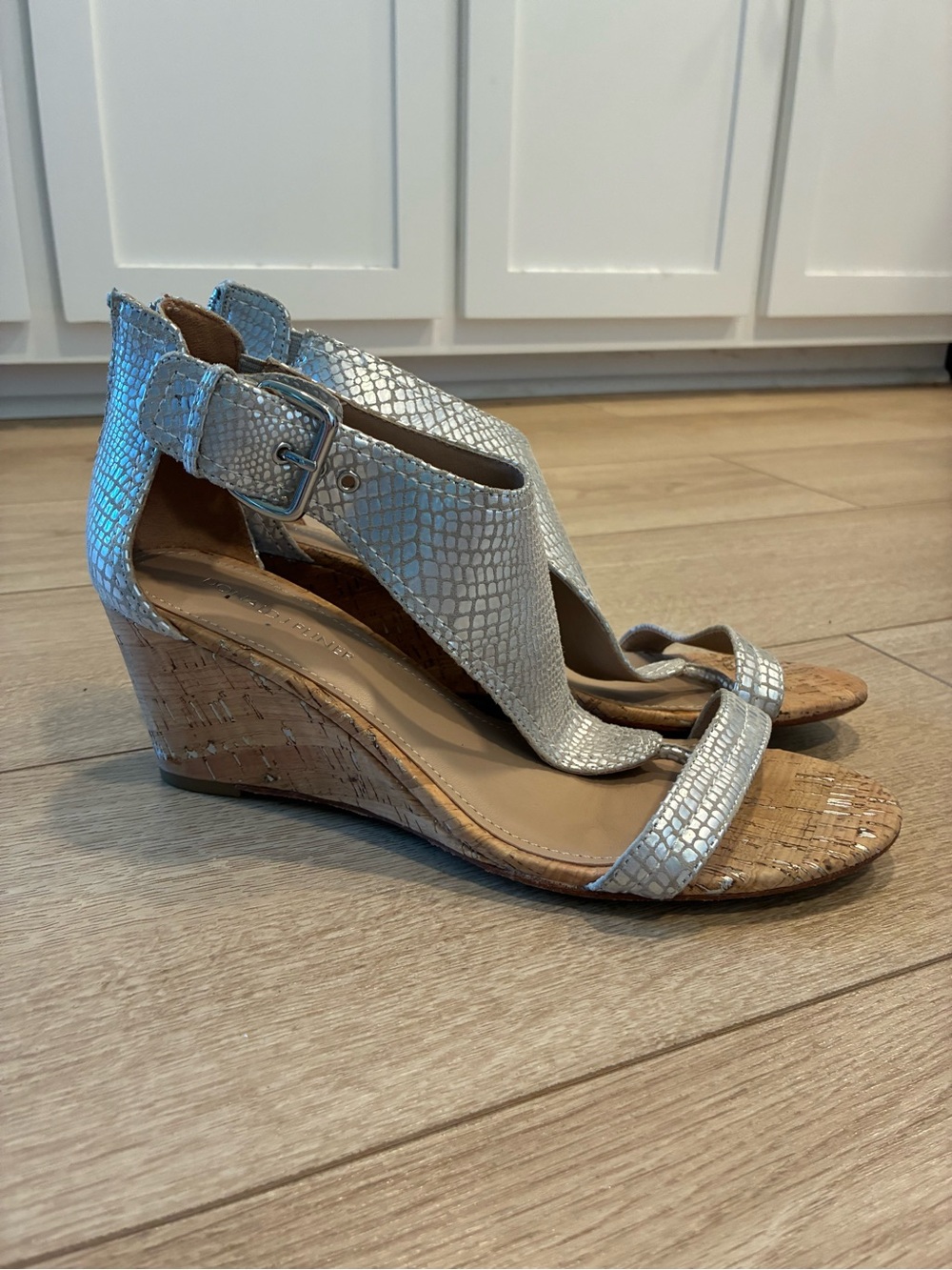 Donald Pliner Women’s June Silver Snakeskin Cork Wedge Size 9.5